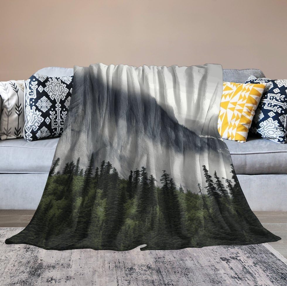 Canadian Smokey Mountain Cliff Fleece Blanket Super Soft Cozy Throw Blanket Lightweight Flannel Blankets Warm Plush Throw Blankets Luxury Fall Couch Blankets for Bed Sofa Travel Camping 60"x80"